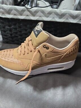 Nike Sneakers - Cream and Black Accents